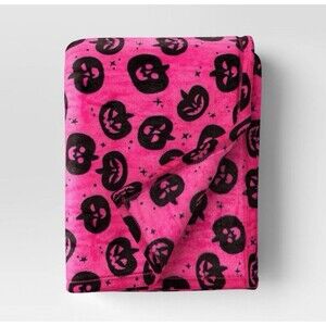 Pumpkin Printed Plush Halloween Throw Blanket Pink - Hyde & EEK! Boutique NEW